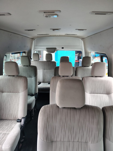 Nissan Urvan 2.5 15 Pas Amplia Aa Mt