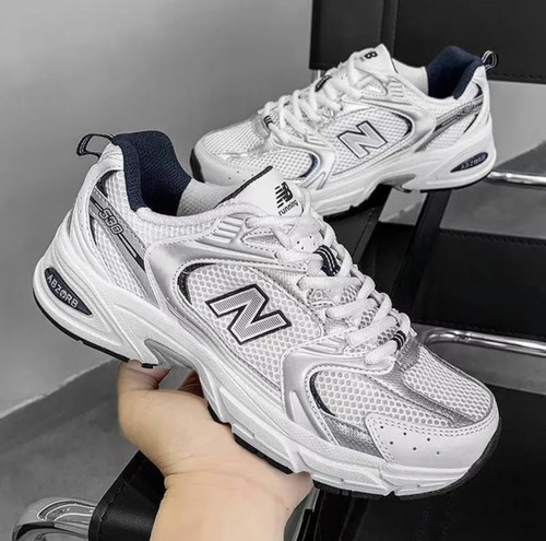 Tenis New Balance 530 Mujer Blanco Y Plata Blanco Lisa 24.5