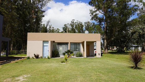 Casa En Venta, 3 Ambientes, Country, Moderna