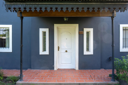 Casa Con Excelente Ubicación En Manzanares - Retasada - Apta Crédito Hipotecario - Mallmann Propiedades