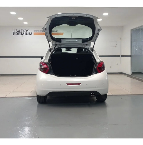 Peugeot 208 1.6 Feline