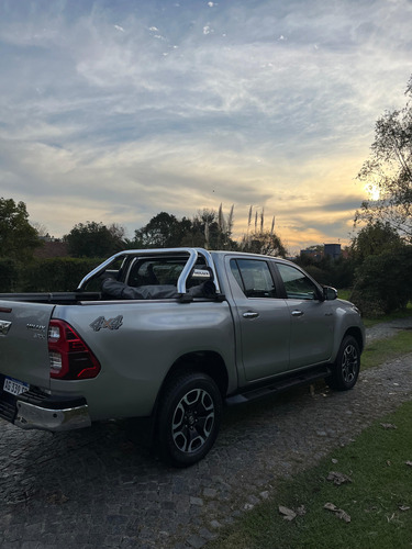 Toyota Hilux Pick-Up DC SRX 2.8