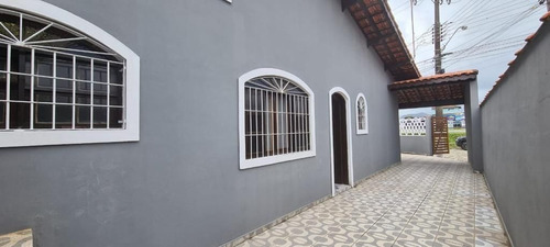 Imagem 8 de 13 de Linda Casa Pertinho Da Praia. Venha Conferir.