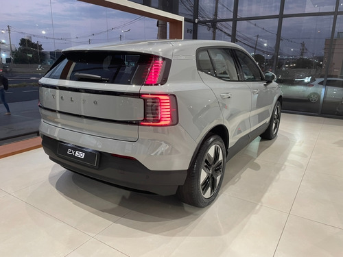 Volvo EX30 51 KW ELÉTRICO CORE