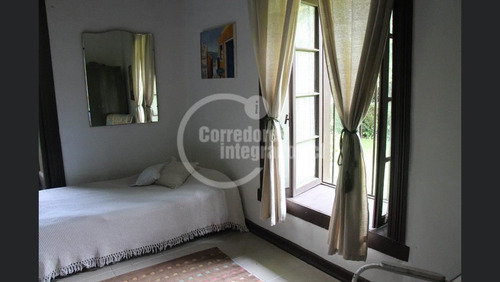 Casa En Venta De 6 Dorm. En Olmué