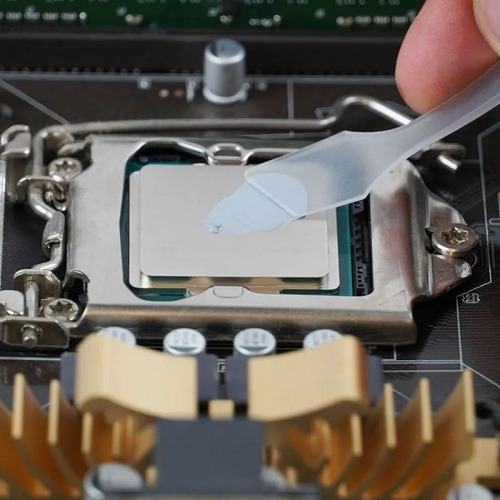 Imagen 10 de 10 de Kit Mantenimiento Pc Aire Alcohol Pasta Térmica Game Factor