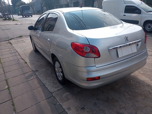 Imagen 5 de 14 de Peugeot 207 2012 1.4 Sedan Xs