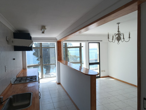 Alquiler Por 1 Año Departamento Microcéntrico Con Vista Al Lago, 2 Dormitorios, Bariloche: $ 1.000.000 + Servicios