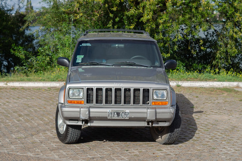 Jeep Cherokee 2.5 Classic