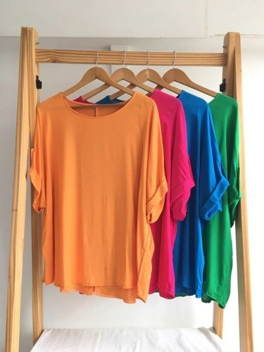 Imagen 4 de 7 de Blusa Lisa Con Boton En Manga - Talle Grande