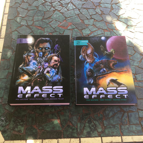 Lote 2 Colecciones Comic Tapa Dura En Inglés De Mass Effect (Usado)