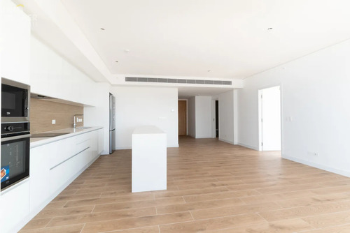 Apartamento De 2 Dormitorios En Trump Tower, Playa Brava, Punta Del Este.