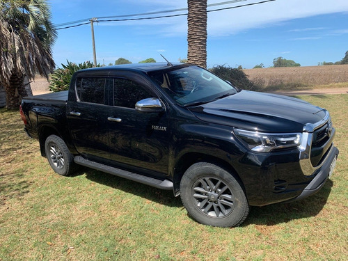 Imagen 6 de 8 de Toyota Hilux Srv Plus 4x4 At
