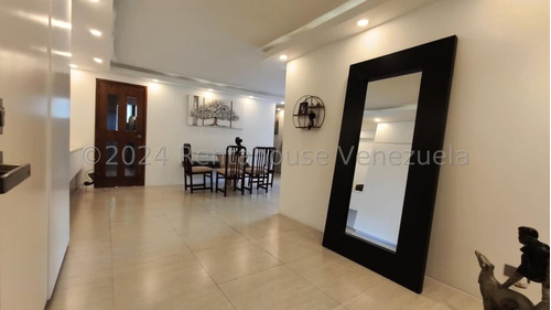 Hermoso Apartamento Amoblado Y Remodelado En Santa Fe Norte. Mls # 24-24684 Lp