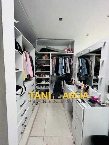 Vendo Casa Excelente Ubicación, Frente A Plaza Shangrila