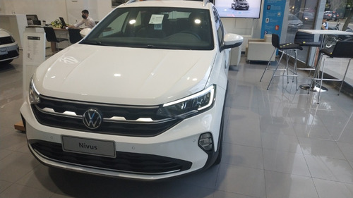 Volkswagen Nivus Highline 200 Tsi S.a