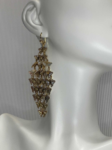 Imagen 3 de 4 de Aretes Estilo Filigrana En Oro Laminado 18k Forma Mariposa