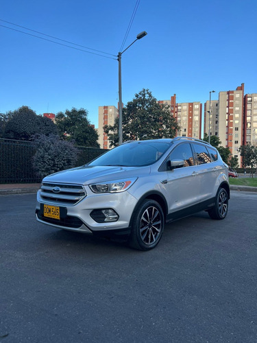 Ford Escape 2.0 Titanium 245 hp