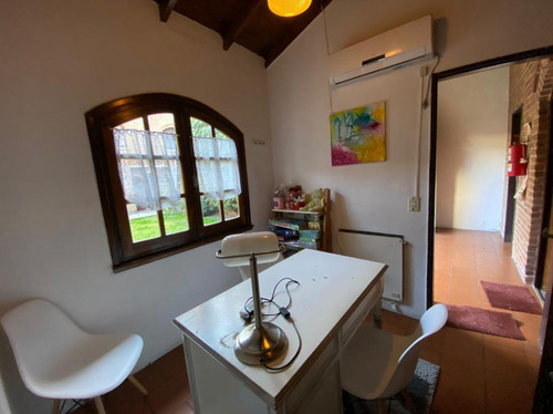 Casa En Venta 4 Dormitorios Con Jardín Y Parrilla - Martínez - Cercano A La Estación