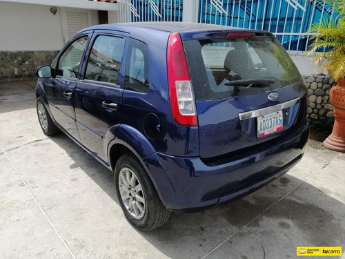 Imagen 4 de 11 de Ford Fiesta Max Automatico