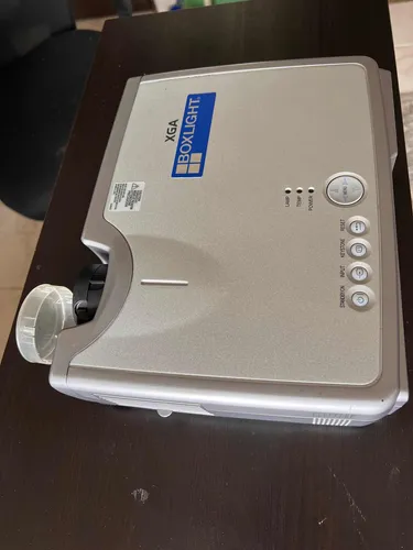 Proyector Hitachi 2000 Lumens Lamp. Nueva Convertidor Hdmi (Usado)