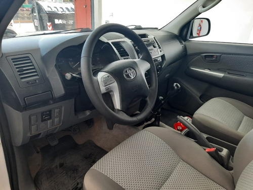 Toyota Hilux 4x4 2.5 Tdi Cab Doble Dx Pack 2014 Financio