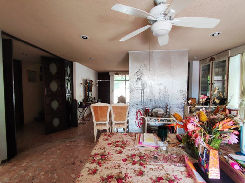 Casa En Amplia En Venta Merida, Sobre Avenida Miguel Aleman (fvc-2223)