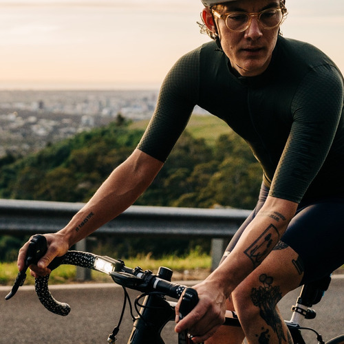 Imagem 2 de 8 de Farol Dianteiro Para Bicicleta Knog Blinder Road 600 Lumens