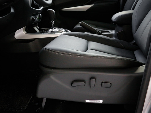 Imagem 13 de 14 de Nissan Frontier 2.3 Td Cd Le 4x4 (aut)