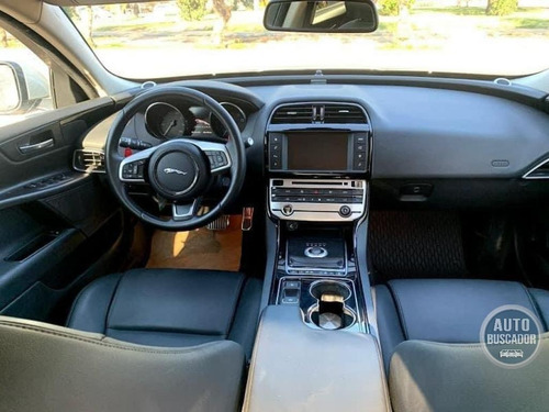 Imagen 7 de 7 de Jaguar Xe 2017