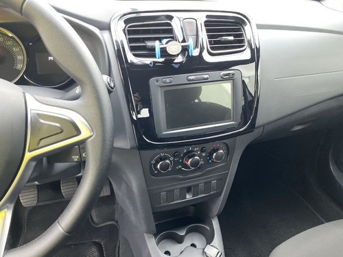 Imagen 21 de 25 de Renault Sandero 1.6 Life +