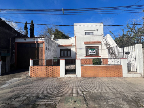 Casa Mas Apartamento Centrico En Venta