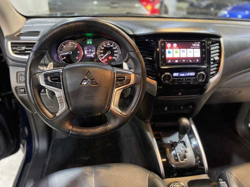 Imagem 7 de 11 de Mitsubishi Triton 2.4 16v Turbo Diesel Sport Hpe Top 4p 4x4
