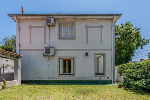 Hermosa Casa De Estilo - Venta - 6 Amb - Jardin - Garage - Suite - Coghlan