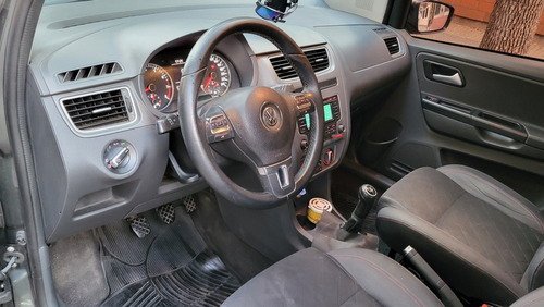 Volkswagen Suran 1.6 Highline 101cv