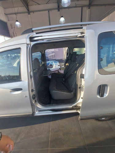Imagen 9 de 18 de Renault Kangoo Stepway 1.6