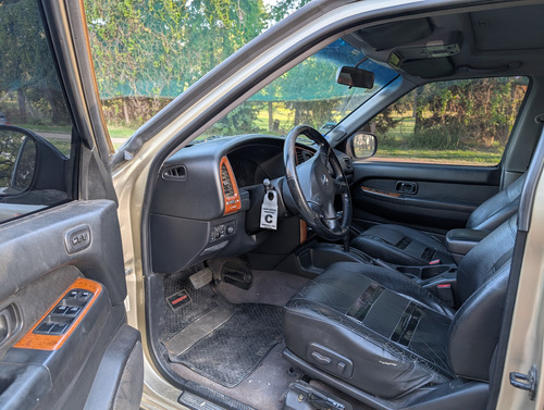Nissan Pathfinder SE 3.5 V6