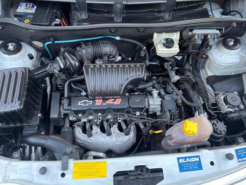 Imagen 12 de 25 de Chevrolet Agile 2015 1.4 Ls