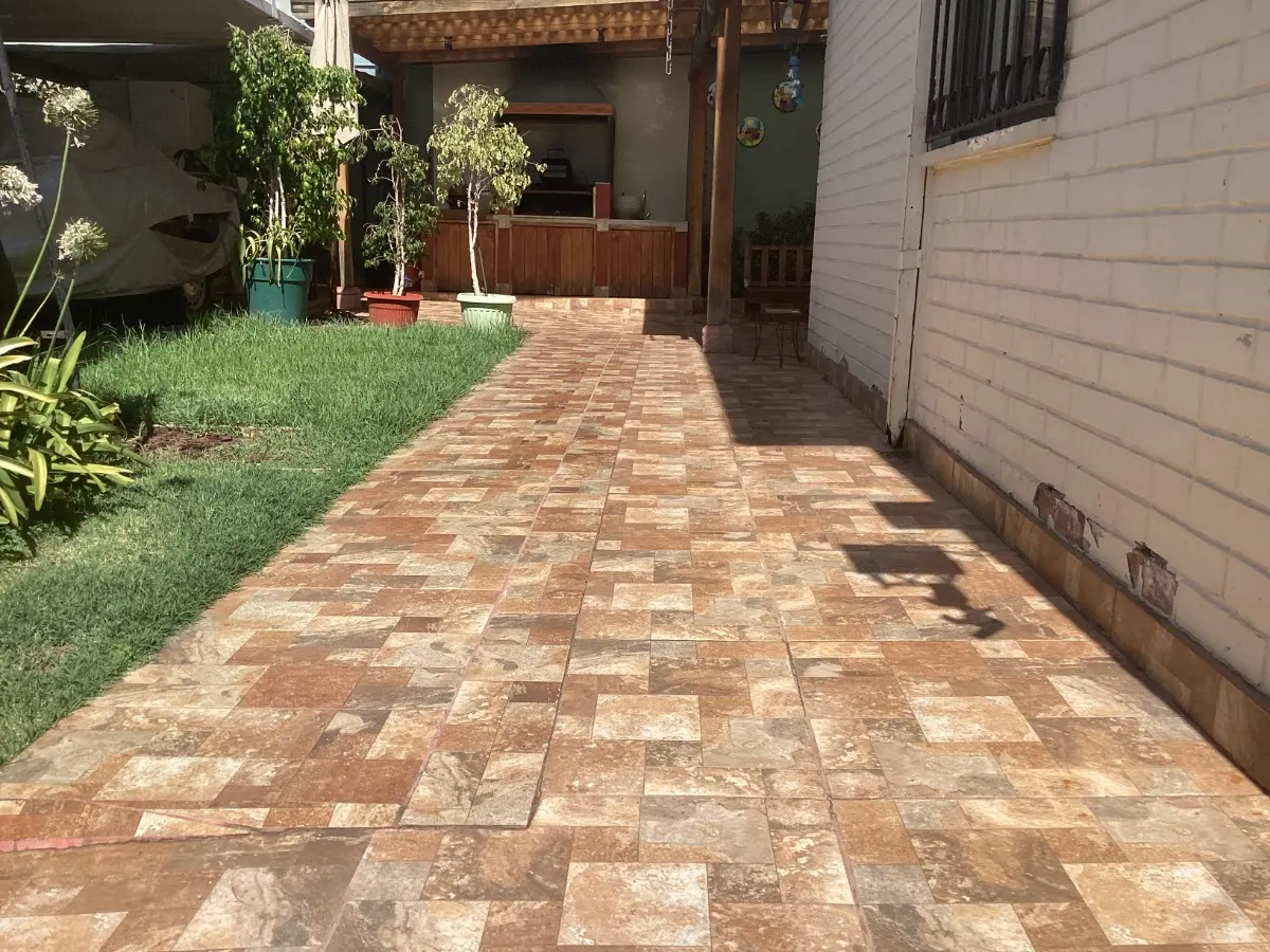 Imagen 2 de 13 de Casa Con Bello Patio Para Compartir !!