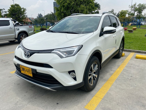 Imagen 1 de 25 de Toyota Rav 4 2017 Street 4x2