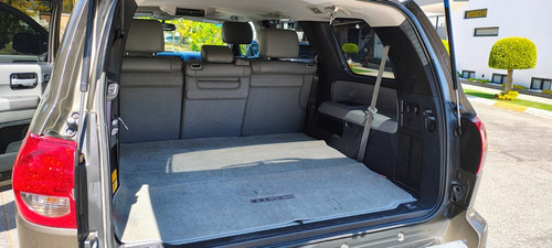 Toyota Sequoia 5.7 Limited V8 At