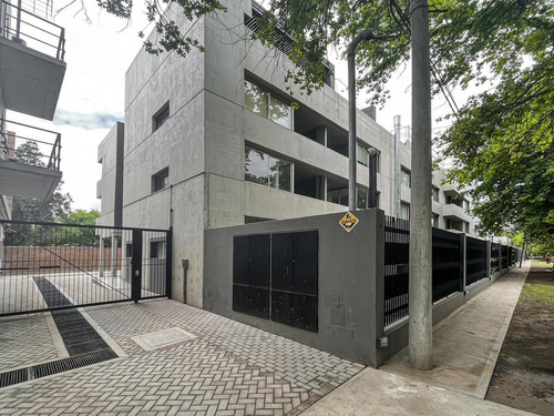 Imagen 8 de 14 de Oficinas De Calidad En El Corazón De Funes