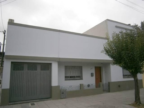 Cordero 1982 - Sarandí (avellaneda) - Casa 3 Amb. Más Depto.