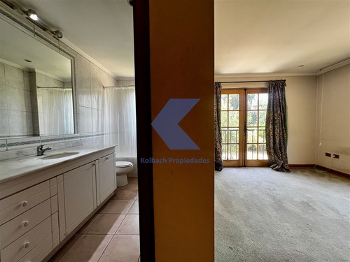 Casa En Venta De 7 Dorm. En Condominio Los Ciruelos, Colina