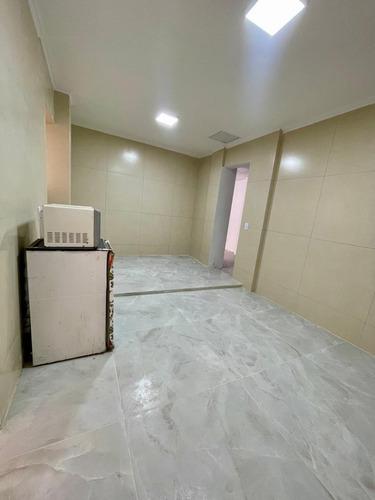Apartamento Grande, Com Pátios