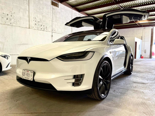 Imagen 9 de 13 de Tesla