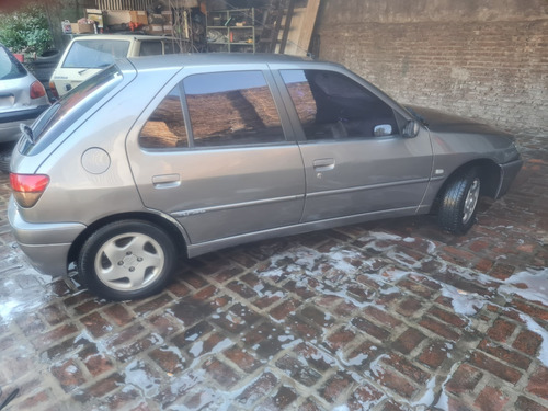 Peugeot 306