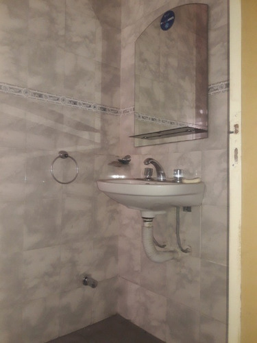 Imagen 9 de 13 de Inmueble Comercial En Alquiler En Lanus Oeste
