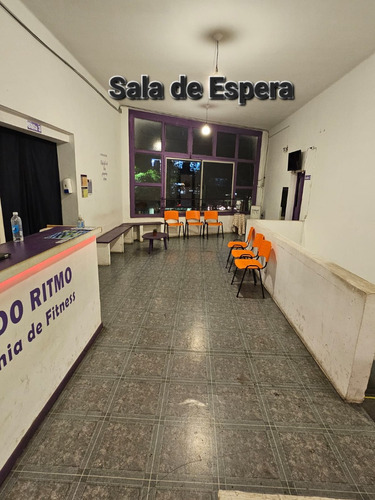 Fondo De Comercio De 2 Sucursales De Academias De Fitness  Funcionando, Excelente Estado. Son 2 Espacios En Villa Crespo, Excelente Ubicación (av Corrientes) Uno Frente A Otro, Se Ofrece Todo El Combo