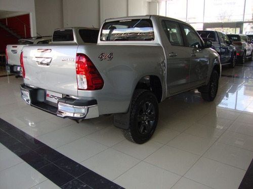 Imagen 6 de 14 de Toyota Hilux Sr 2.8 Tdi Dc 4x4 6mt L/nueva